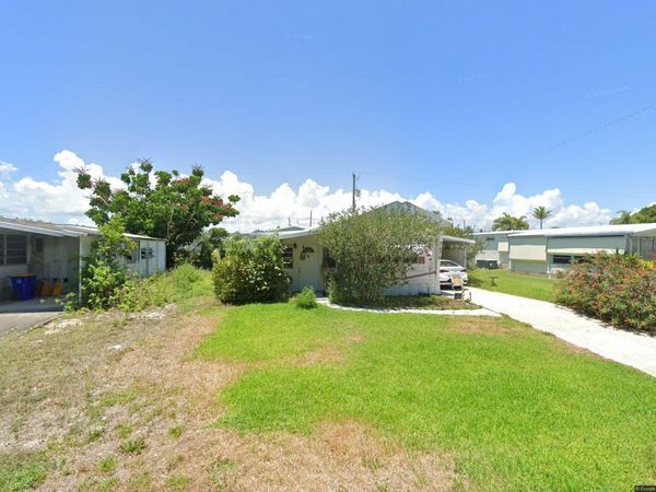 7470 SE Eagle Avenue, Hobe Sound, FL 33455