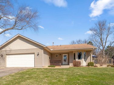 135 Old County Road C E, Little Canada, MN 55117