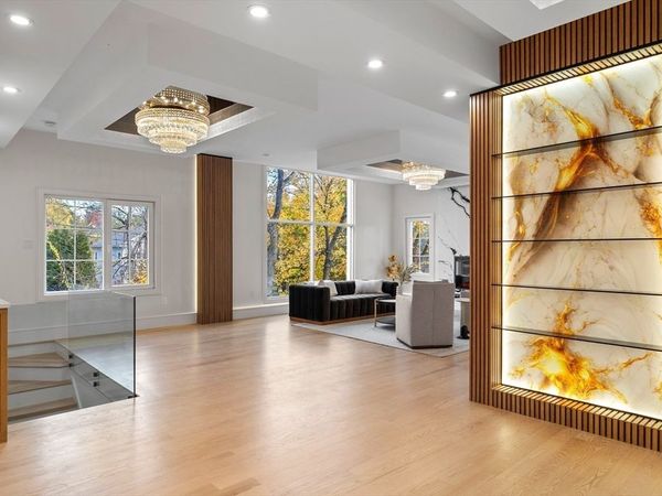 58 Chestnut St., Lynnfield, MA 01940