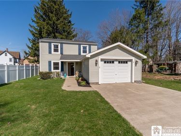 5 Sunnyside Avenue, Bemus Point, NY 14712