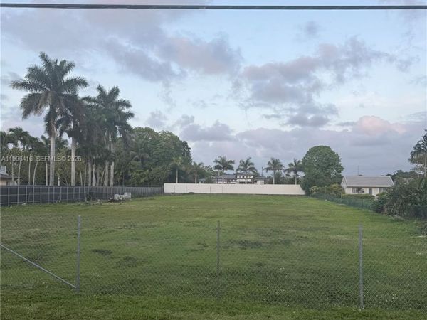 365 NW 128th Ave, Sweetwater, FL 33182