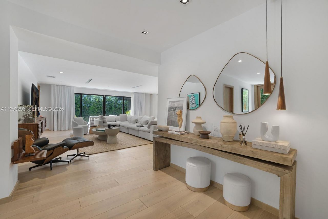 70 Samana Dr, Miami, FL 33133 Photo