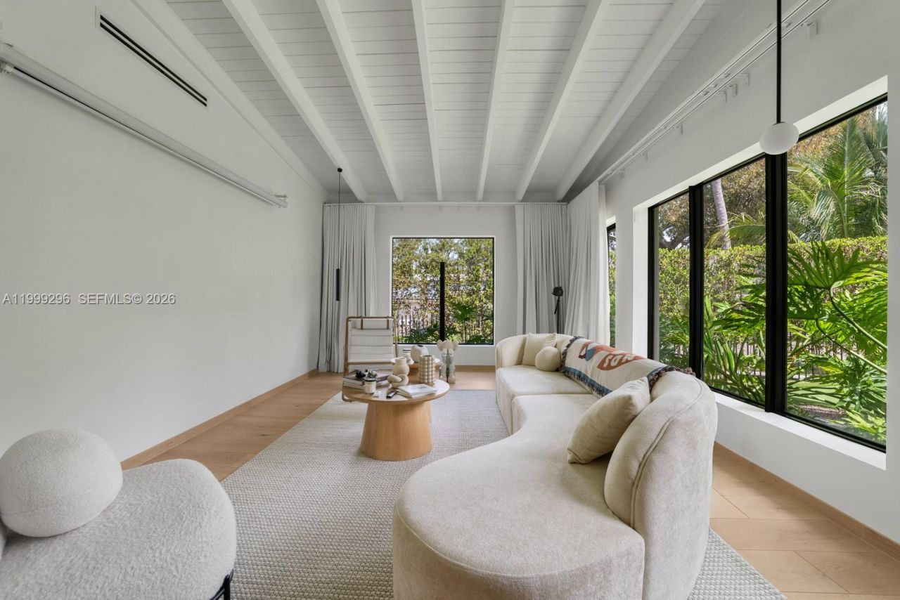 70 Samana Dr, Miami, FL 33133 Photo