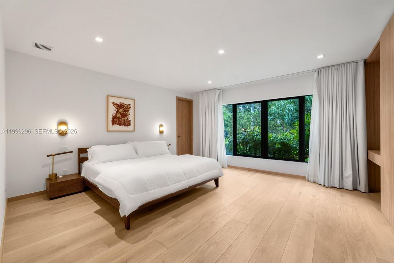 70 Samana Dr, Miami, FL 33133 Photo