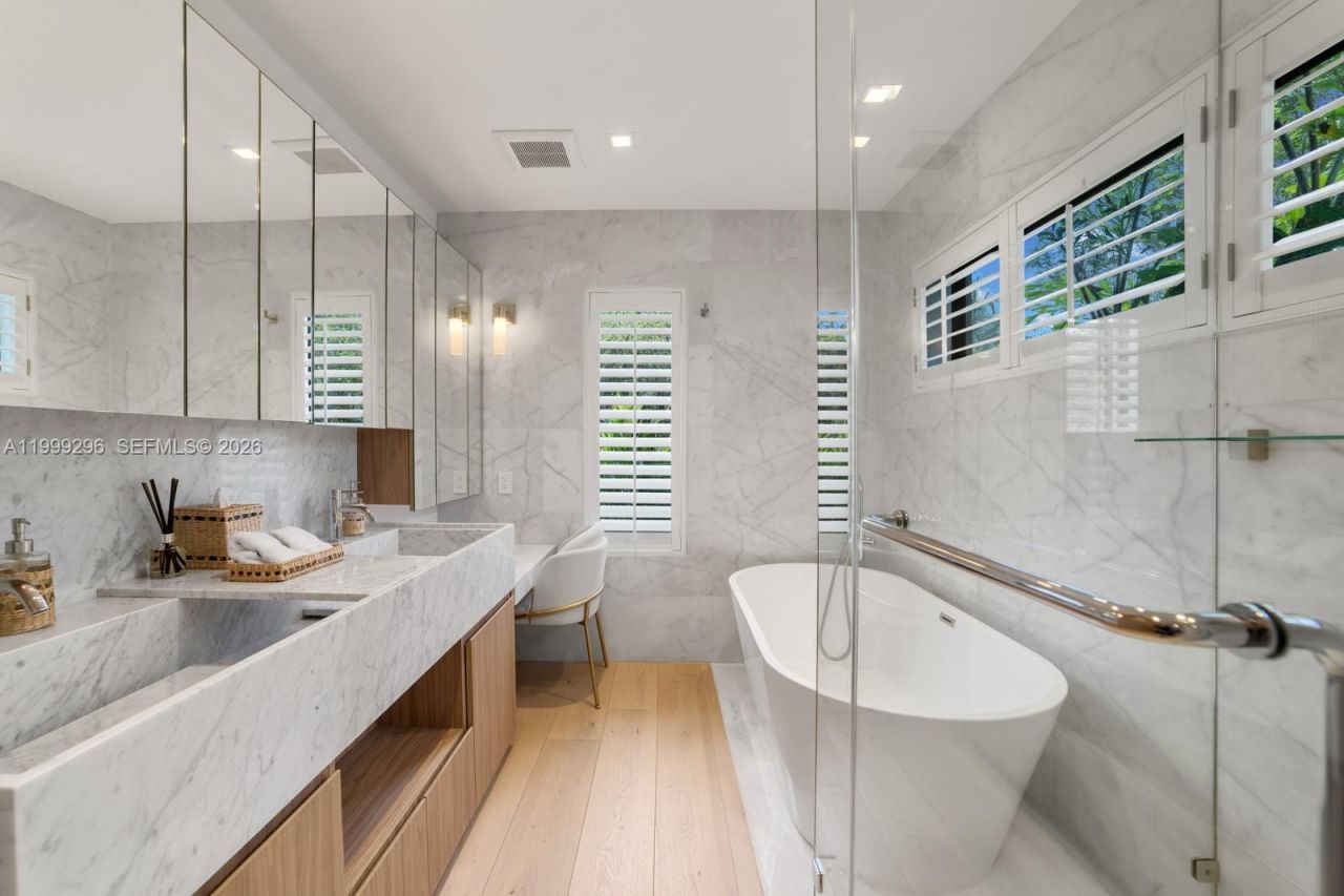 70 Samana Dr, Miami, FL 33133 Photo