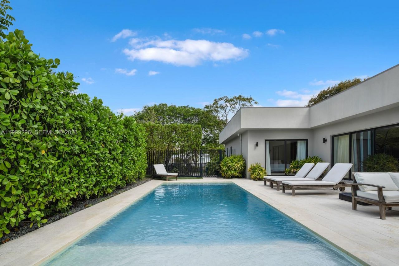 70 Samana Dr, Miami, FL 33133 Photo