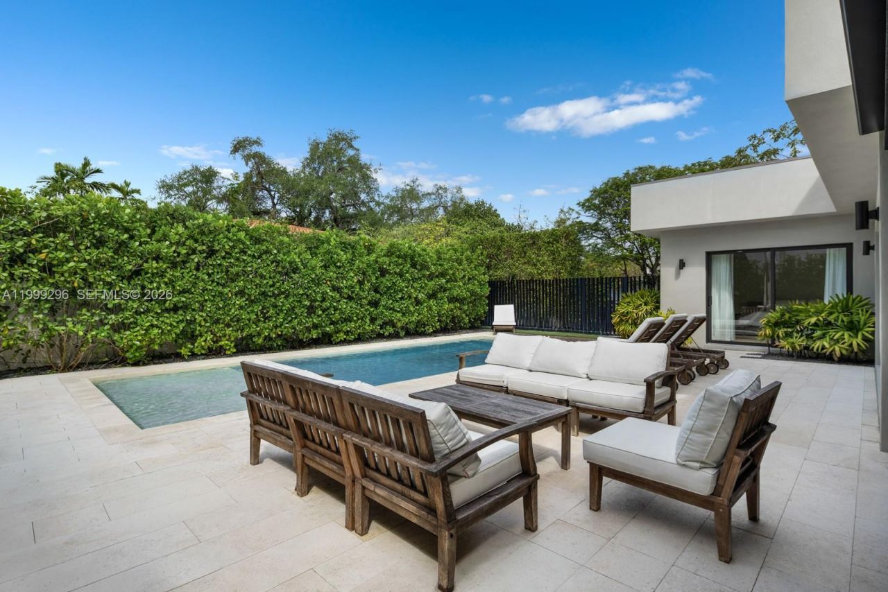 70 Samana Dr, Miami, FL 33133 Photo