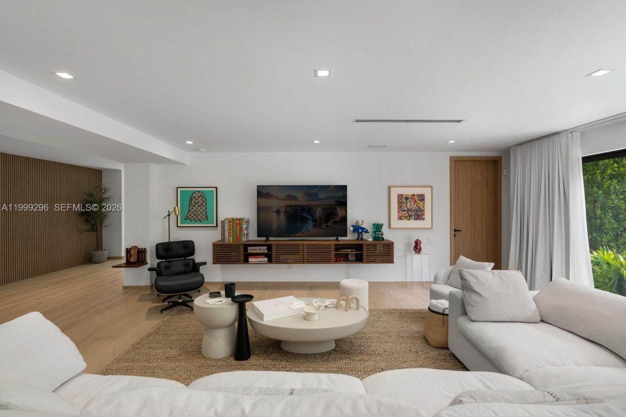 70 Samana Dr, Miami, FL 33133 Photo