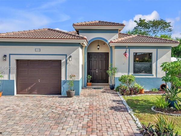 13501 SW 272nd Ter, Homestead, FL 33032