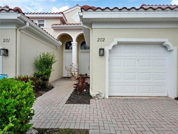 895 Eastham WAY, Unit M202, NAPLES, FL 34104