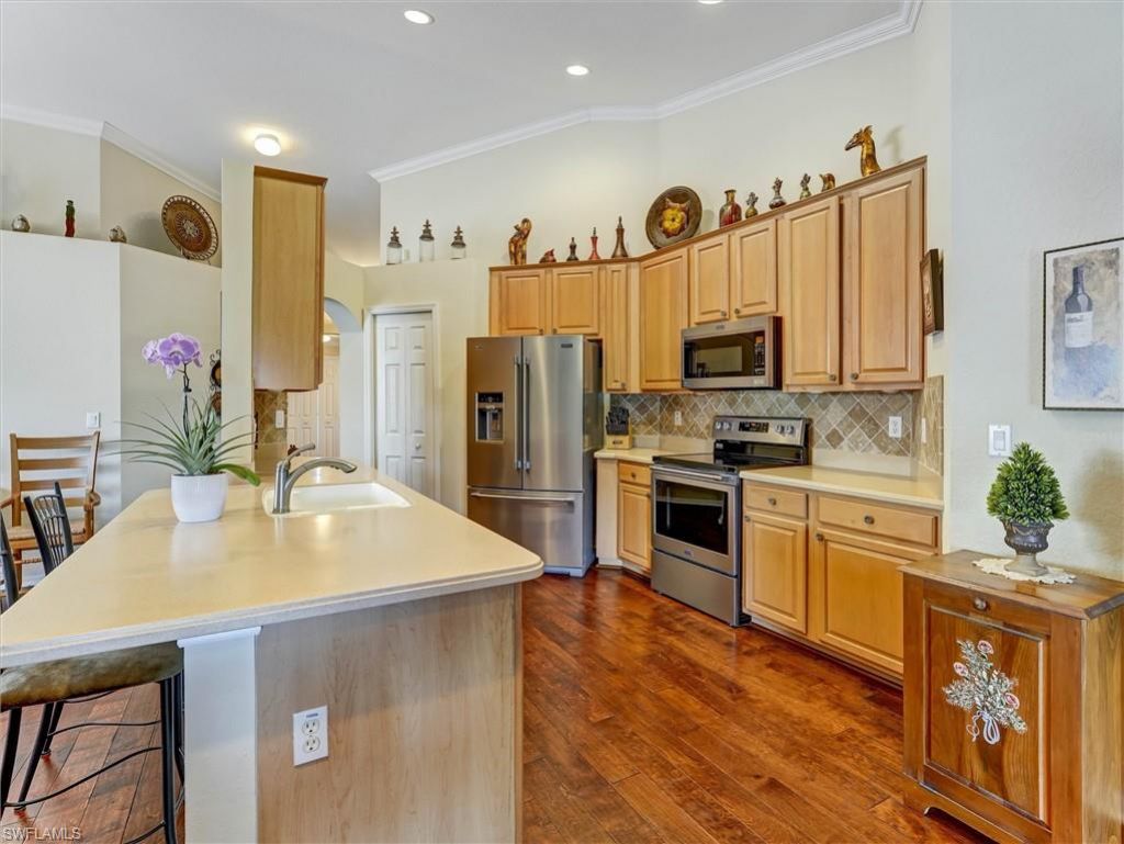 895 Eastham Way, Unit M202, Naples, FL 34104 Photo