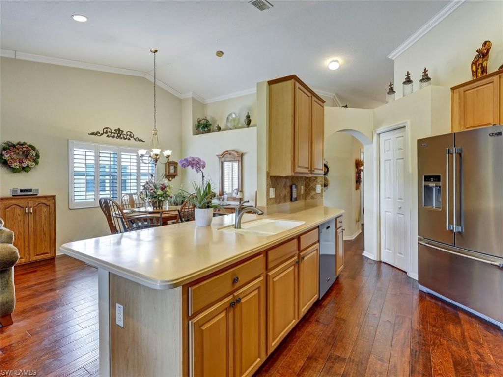 895 Eastham Way, Unit M202, Naples, FL 34104 Photo