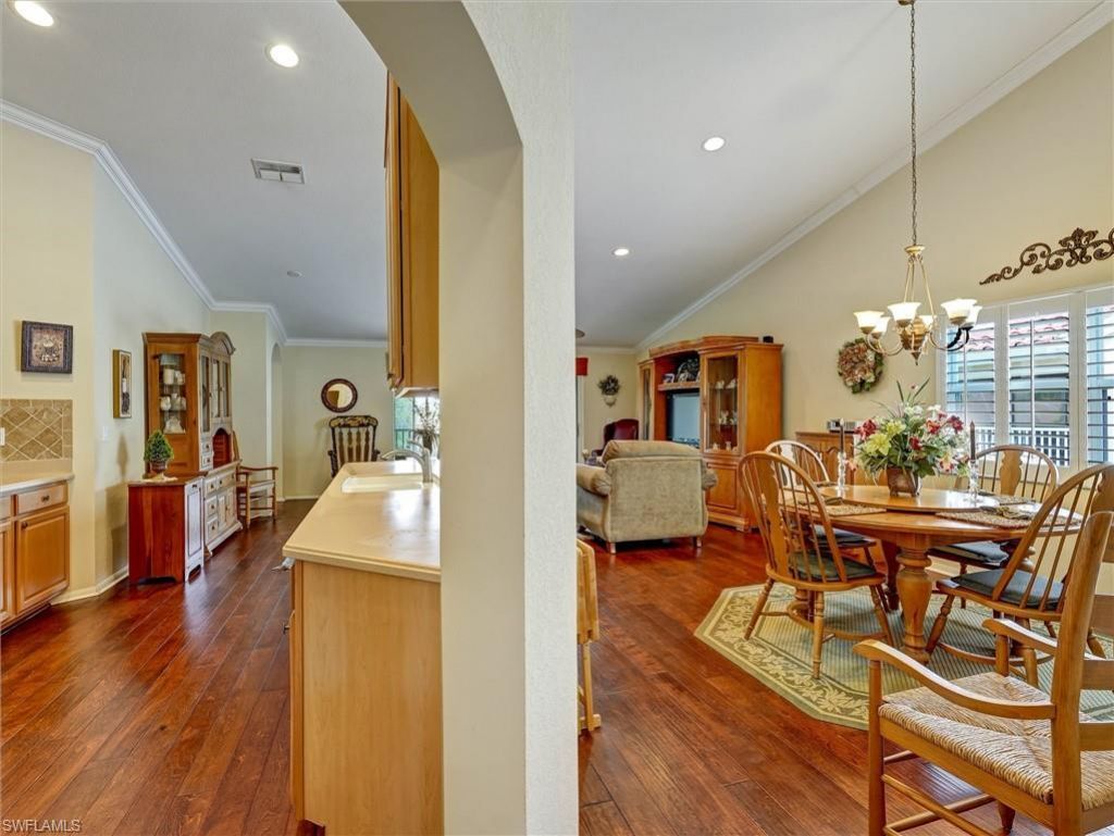 895 Eastham Way, Unit M202, Naples, FL 34104 Photo