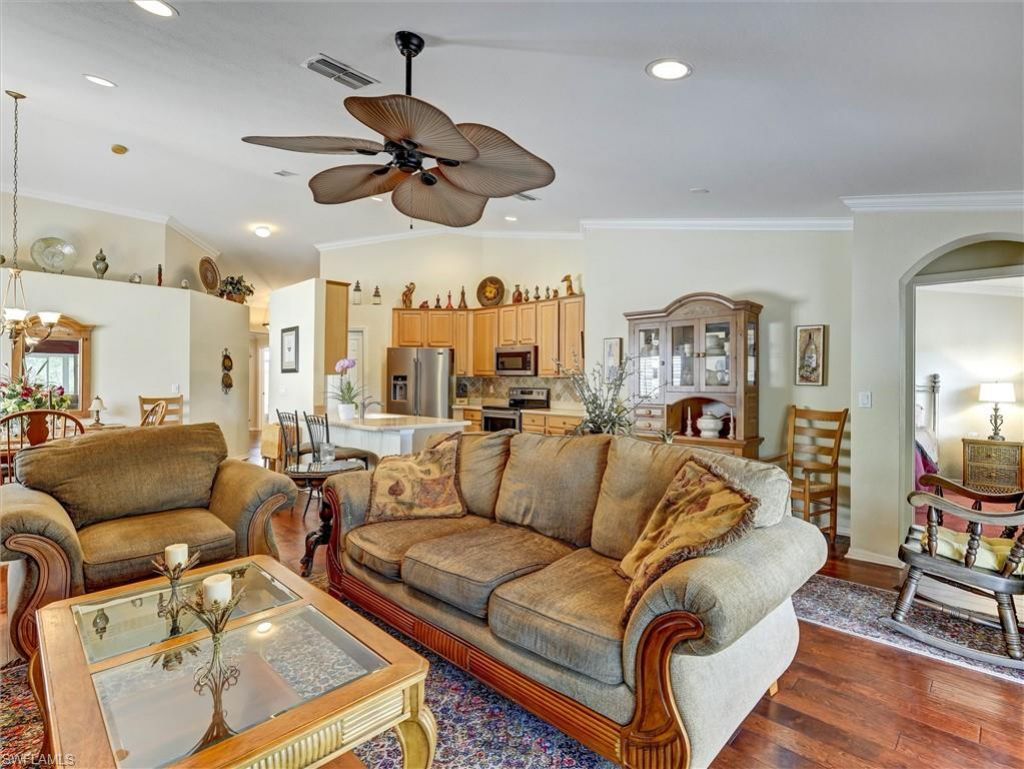 895 Eastham Way, Unit M202, Naples, FL 34104 Photo