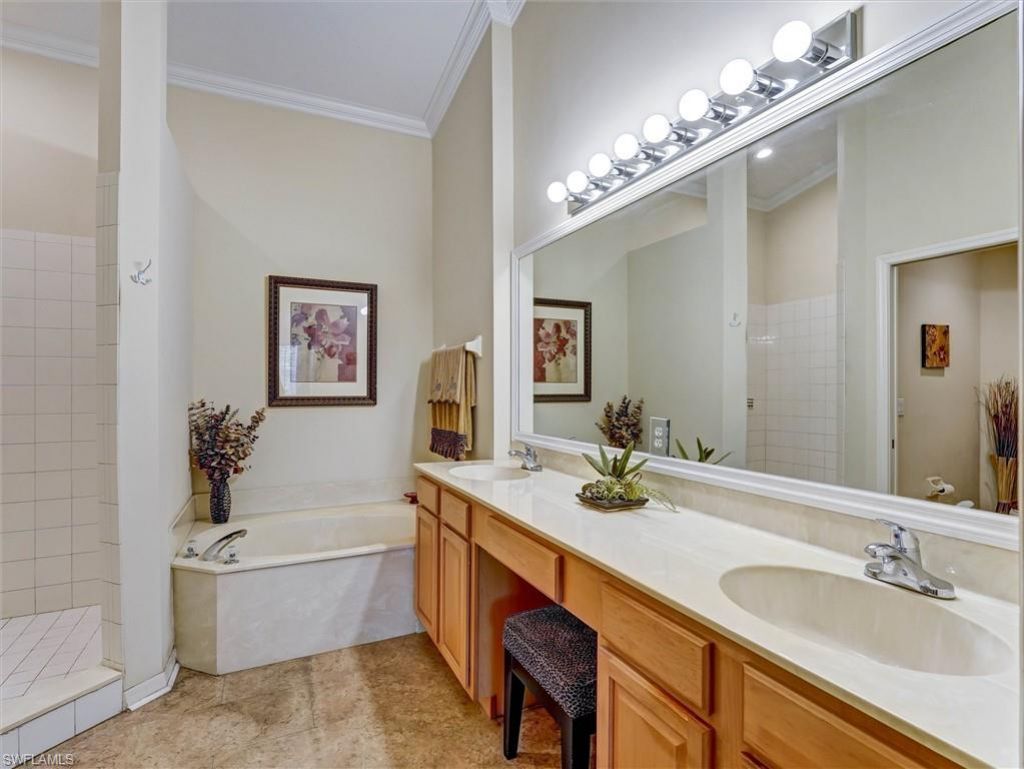 895 Eastham Way, Unit M202, Naples, FL 34104 Photo