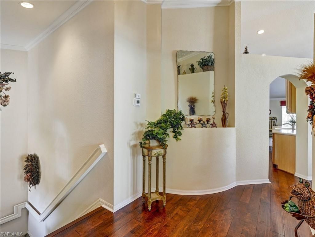 895 Eastham Way, Unit M202, Naples, FL 34104 Photo