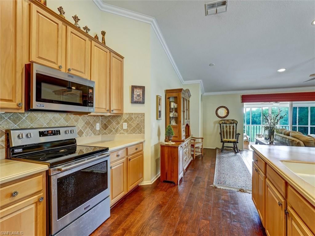 895 Eastham Way, Unit M202, Naples, FL 34104 Photo