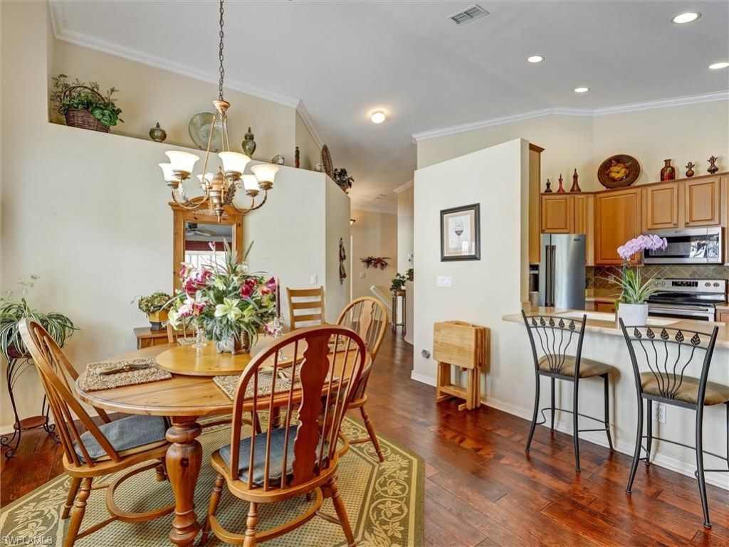 895 Eastham Way, Unit M202, Naples, FL 34104 Photo