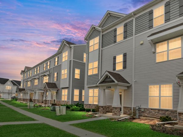 3306 Trillium Circle , Unit 3001, Rolling Meadows, IL 60008