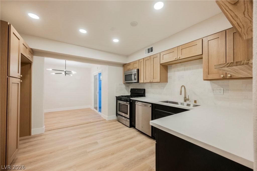 3940 Visby Lane , Las Vegas, NV 89119 Main Photo