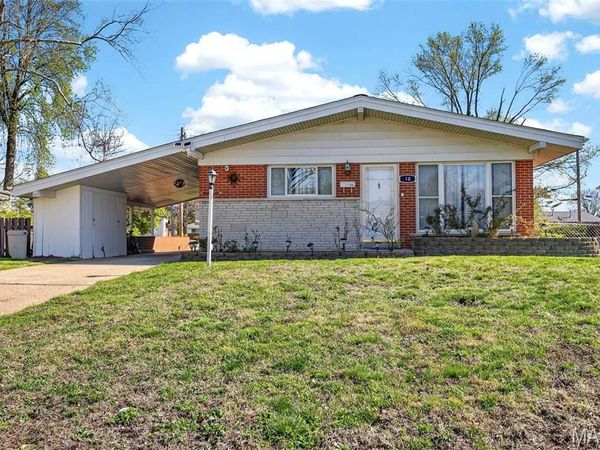 16 Tamma Lane , Hazelwood, MO 63042