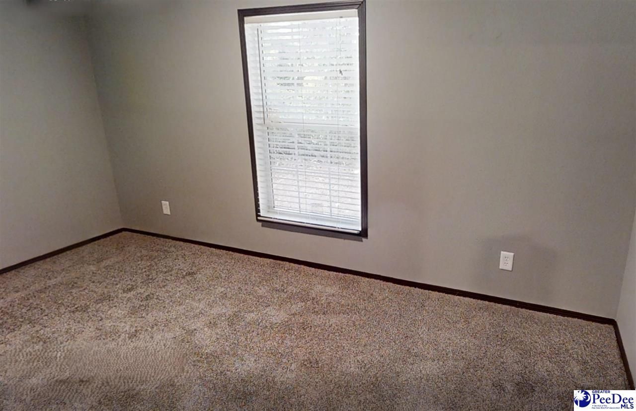 1004 N Center Road Photo 10