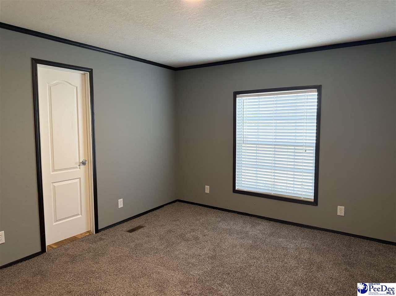 1004 N Center Road Photo 15