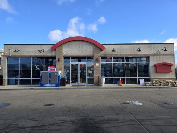 908 E Irving Park Road , Streamwood, IL 60107