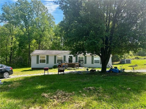 486 Barbaras Lane , Winston-Salem, NC 27107