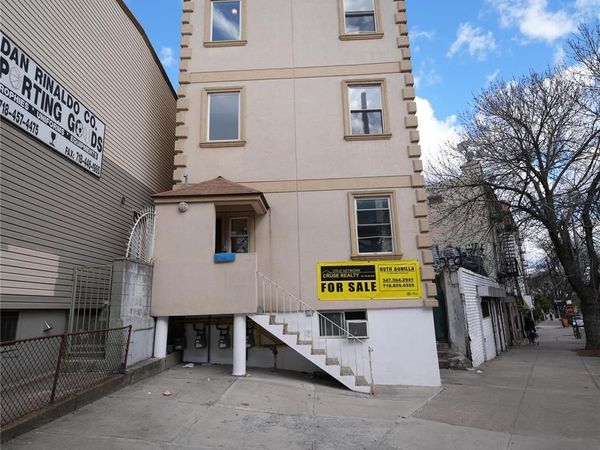 56-29 Roosevelt Avenue , Flushing, NY 11377