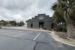 10435 N Kings Hwy. photo 4