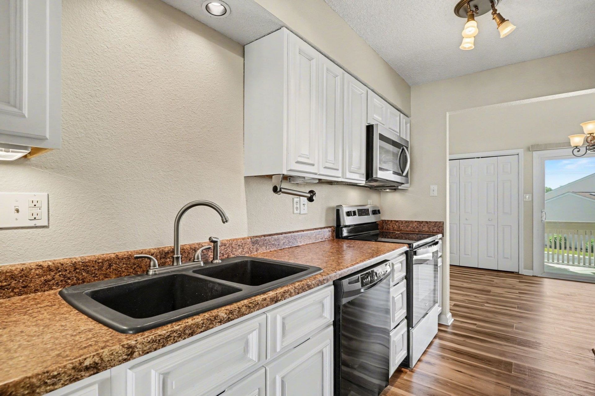 1000 11th Ave. N Photo 6