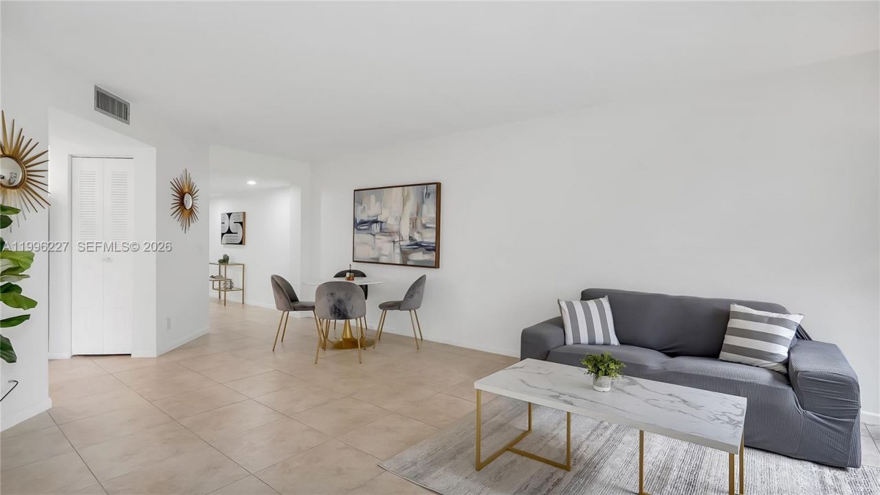 100 SW 130th Ter, Unit 204C, Pembroke Pines, FL 33027 Photo