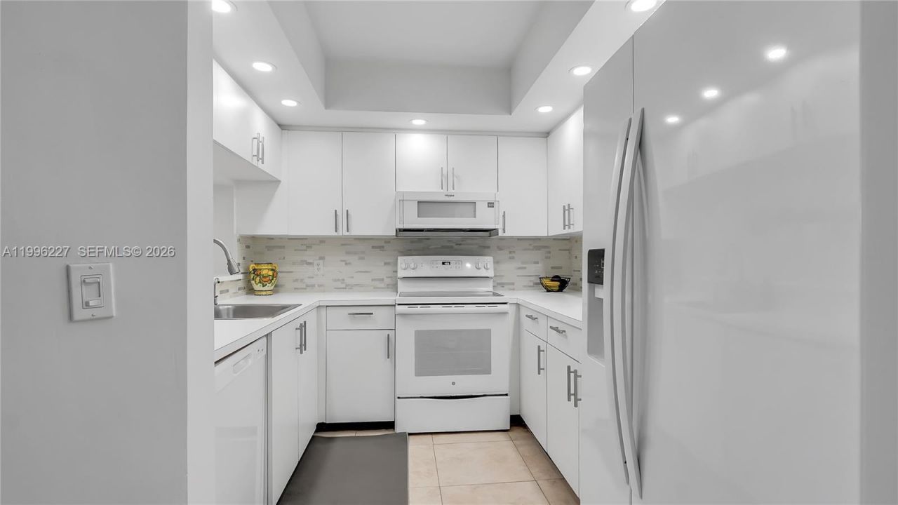 100 SW 130th Ter, Unit 204C, Pembroke Pines, FL 33027 Photo