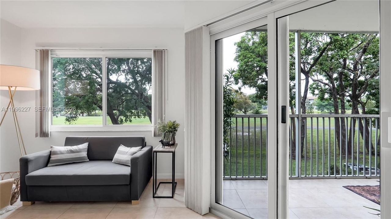 100 SW 130th Ter, Unit 204C, Pembroke Pines, FL 33027 Photo