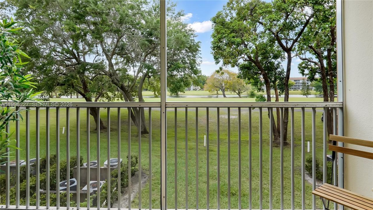 100 SW 130th Ter, Unit 204C, Pembroke Pines, FL 33027 Photo
