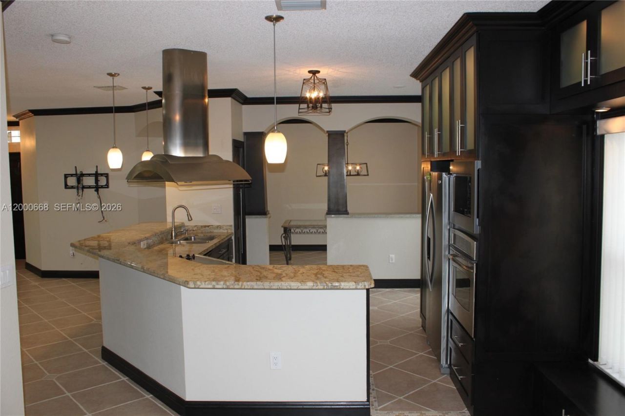 1325 NW 192nd Ter, Unit 1325, Pembroke Pines, FL 33029 Photo