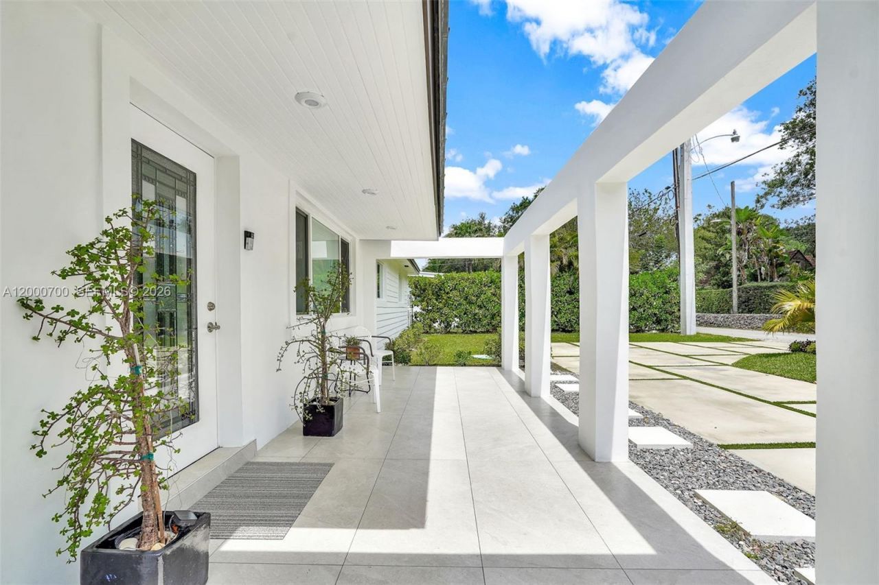 7142 SW 65th Ave, South Miami, FL 33143 Photo