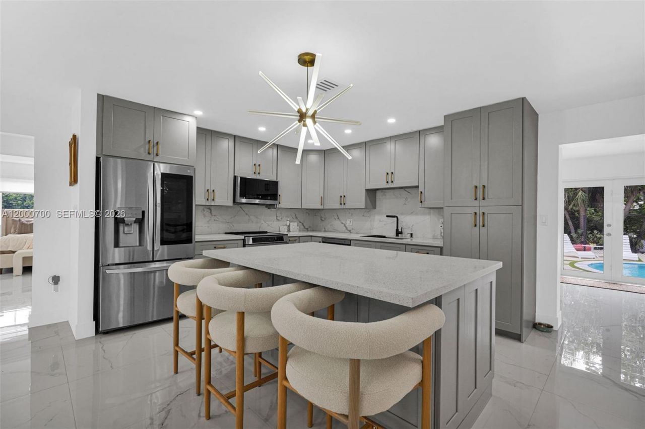 7142 SW 65th Ave, South Miami, FL 33143 Photo