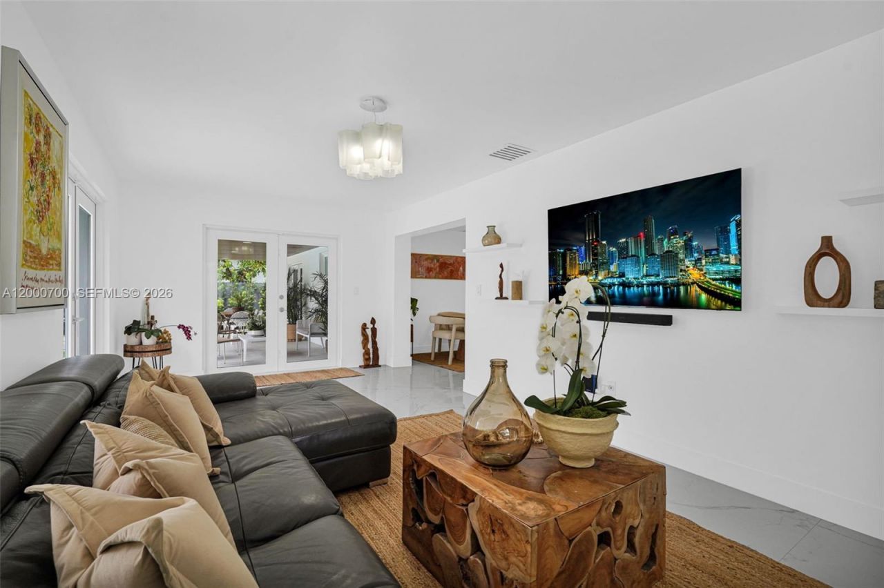 7142 SW 65th Ave, South Miami, FL 33143 Photo