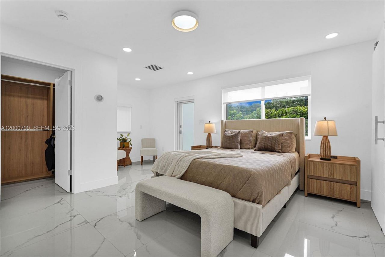 7142 SW 65th Ave, South Miami, FL 33143 Photo