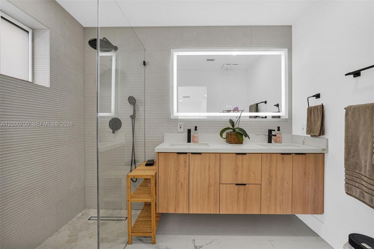 7142 SW 65th Ave, South Miami, FL 33143 Photo