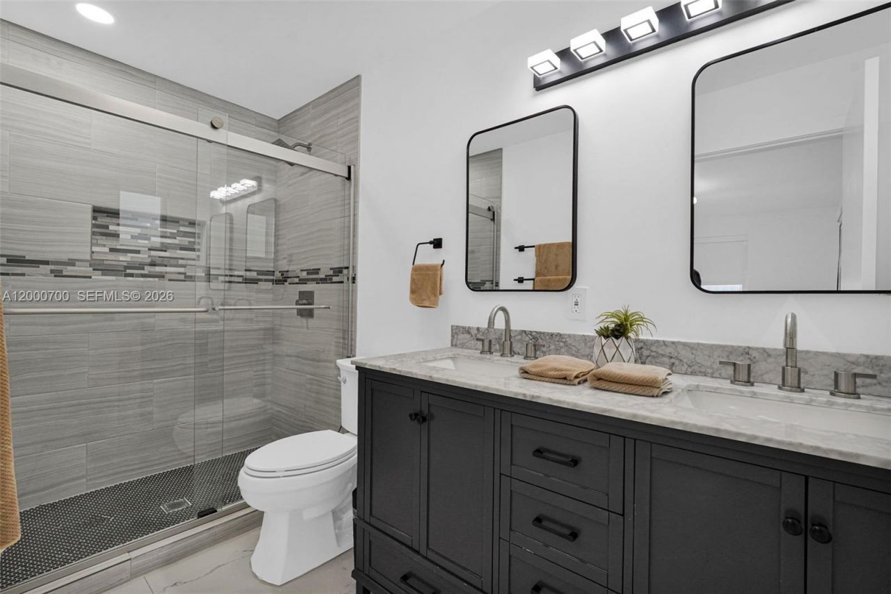 7142 SW 65th Ave, South Miami, FL 33143 Photo