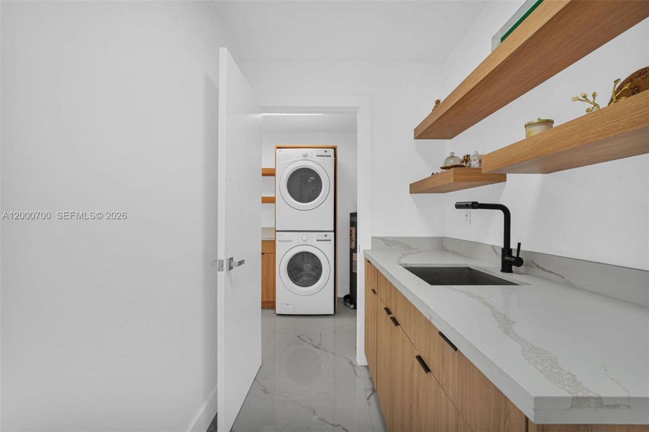 7142 SW 65th Ave, South Miami, FL 33143 Photo