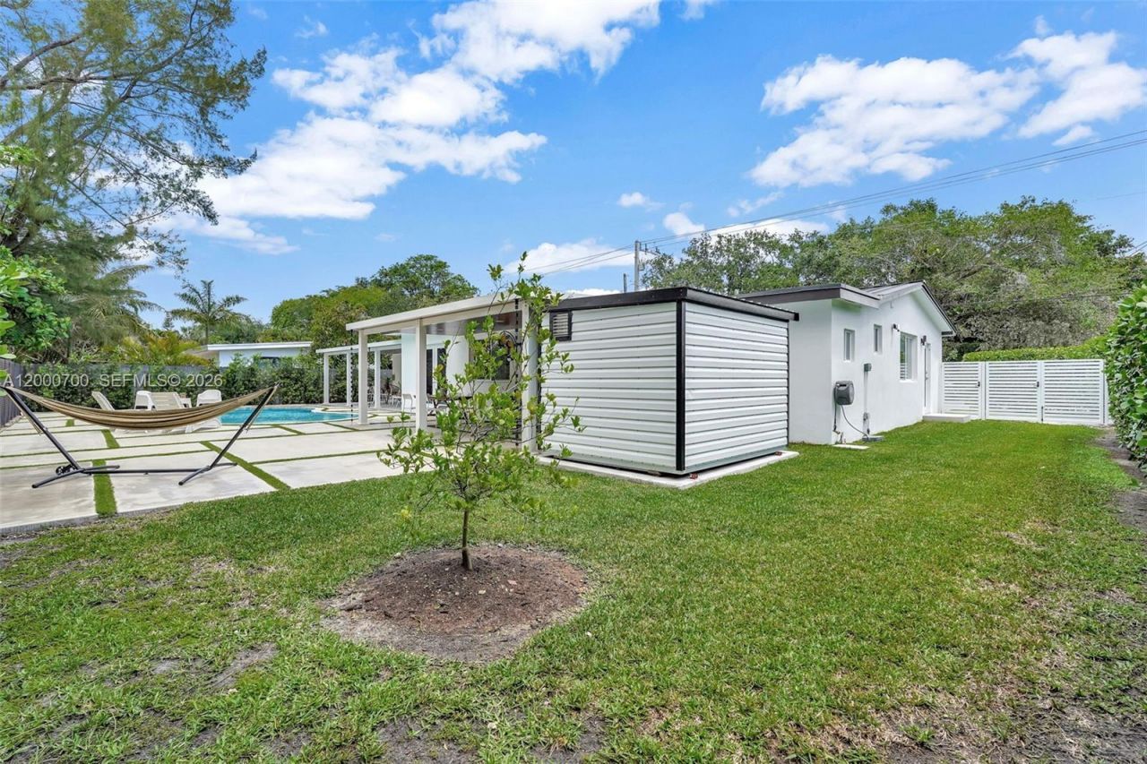 7142 SW 65th Ave, South Miami, FL 33143 Photo