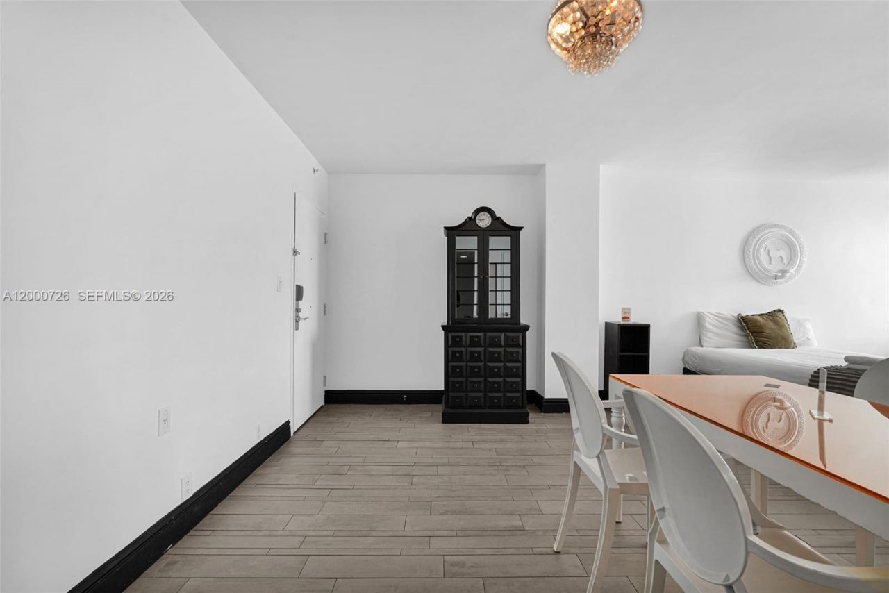 1100 West Ave, Unit 916, Miami Beach, FL 33139 Photo