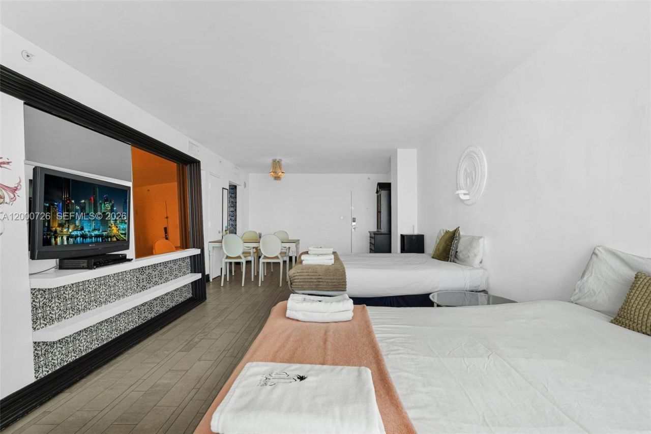 1100 West Ave, Unit 916, Miami Beach, FL 33139 Photo