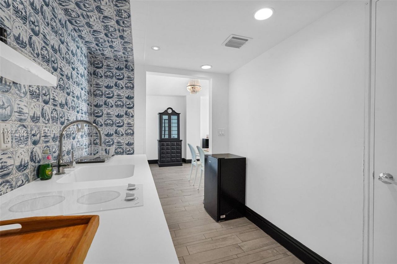 1100 West Ave, Unit 916, Miami Beach, FL 33139 Photo