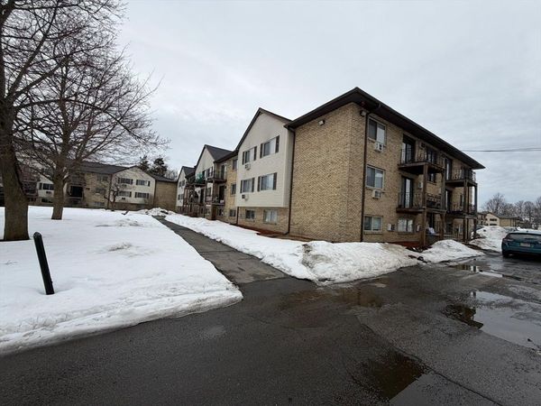 351 Pawtucket Blvd, Unit 29, Lowell, MA 01854