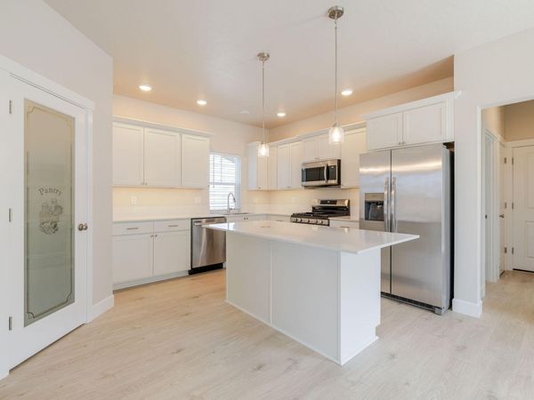 868 NW 19th Street, Redmond, OR 97756